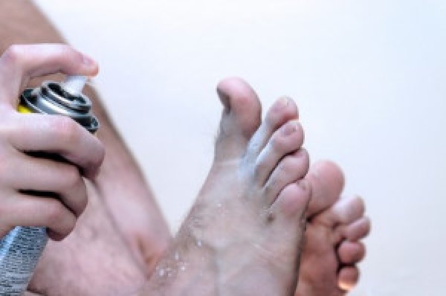 Risk Factors And Precautions For Athletes Foot